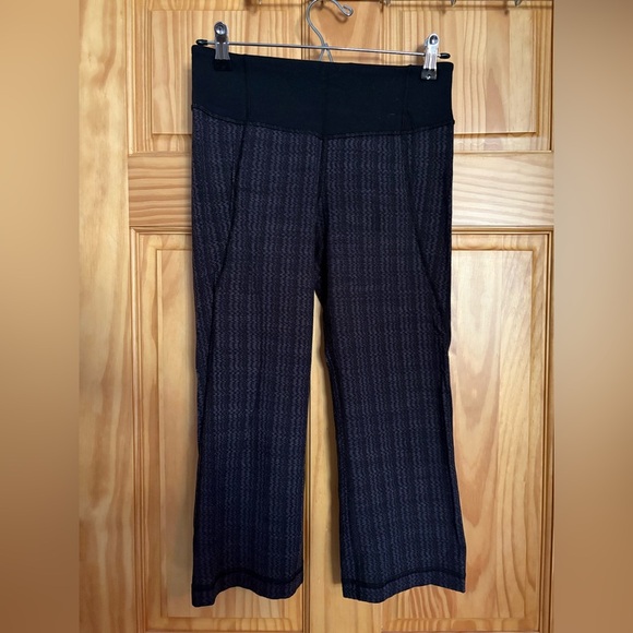 Lululemon Gather & Crow Crop
Ziggy Wee September Black / Black size 6 - Picture 6 of 10